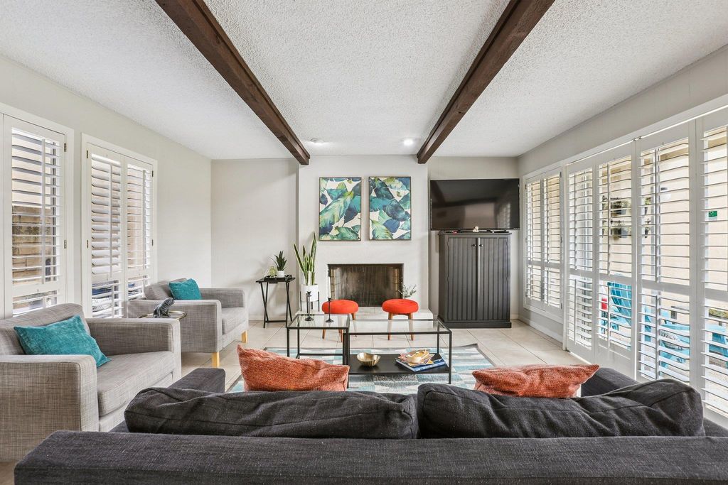 213 Lido ST N2, Lakeway, TX 78734