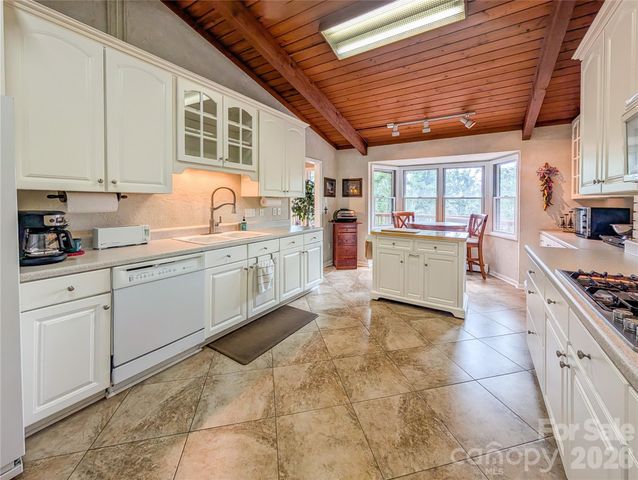 520 Washburn Road, Spruce Pine, NC 28777