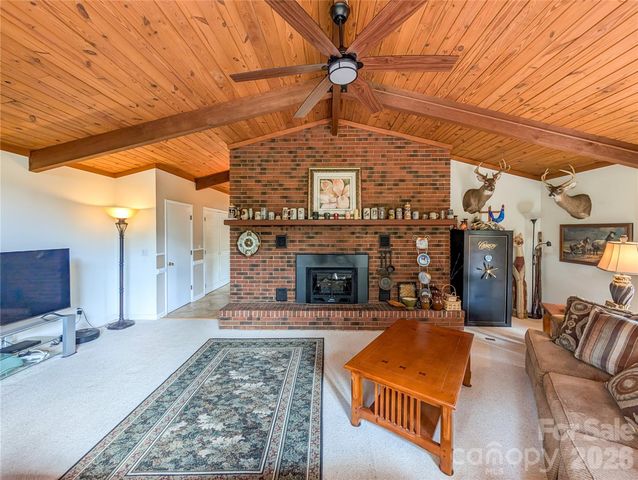 520 Washburn Road, Spruce Pine, NC 28777