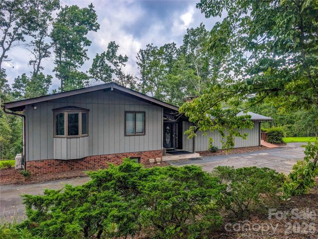 520 Washburn Road, Spruce Pine, NC 28777