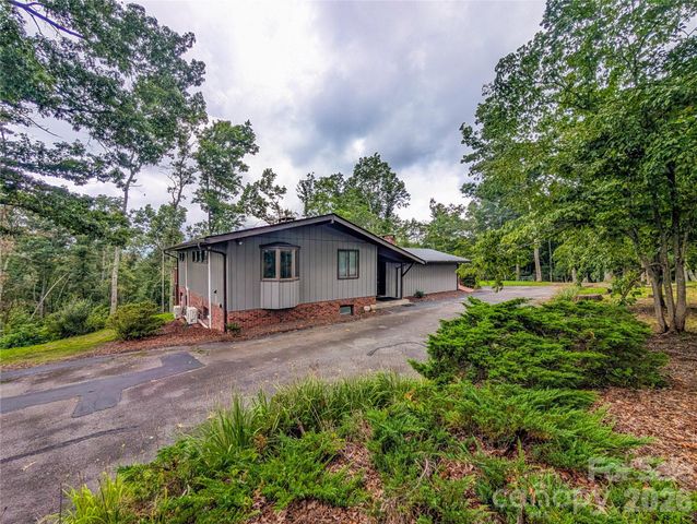 520 Washburn Road, Spruce Pine, NC 28777