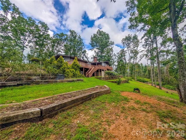 520 Washburn Road, Spruce Pine, NC 28777