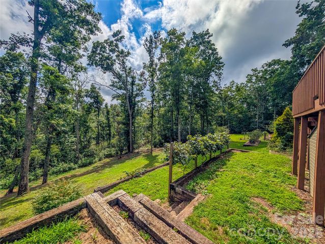 520 Washburn Road, Spruce Pine, NC 28777