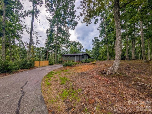 520 Washburn Road, Spruce Pine, NC 28777