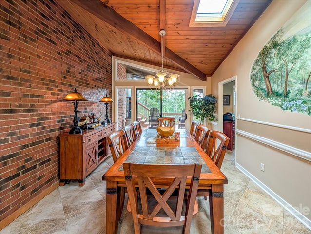 520 Washburn Road, Spruce Pine, NC 28777