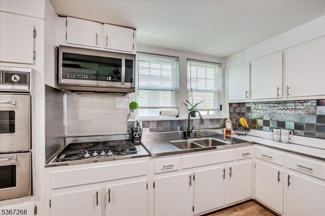 1072 Salem Ave, Hillside Twp., NJ 07205