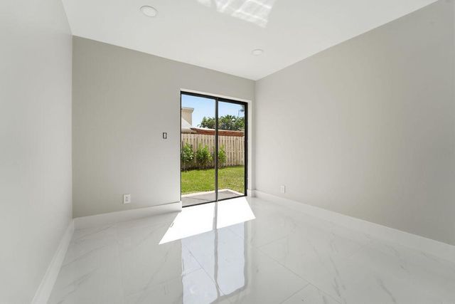 875 NW 22nd Avenue, Delray Beach, FL 33445