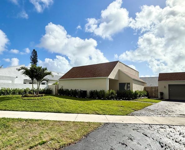 875 NW 22nd Avenue, Delray Beach, FL 33445