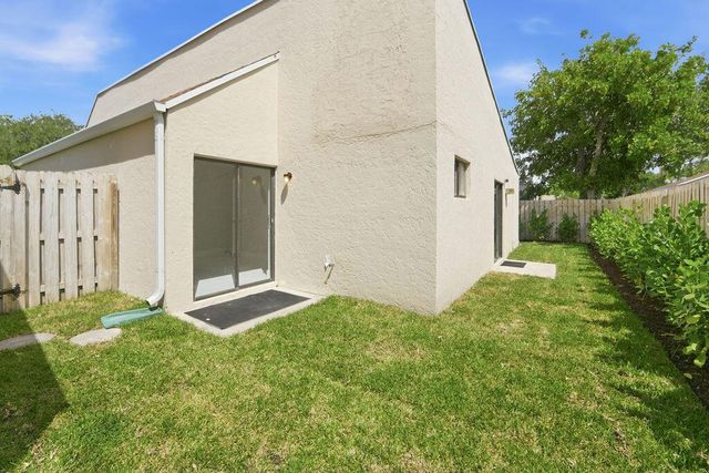 875 NW 22nd Avenue, Delray Beach, FL 33445