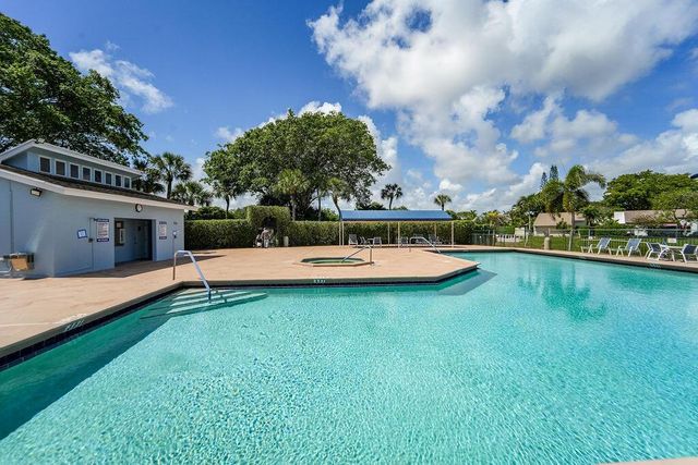 875 NW 22nd Avenue, Delray Beach, FL 33445