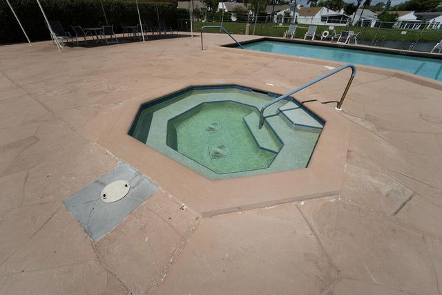 875 NW 22nd Avenue, Delray Beach, FL 33445