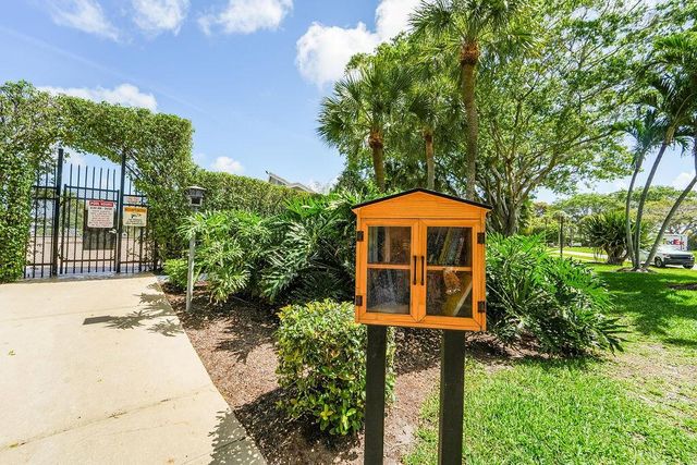 875 NW 22nd Avenue, Delray Beach, FL 33445