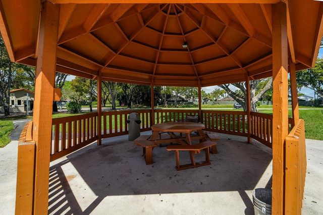 875 NW 22nd Avenue, Delray Beach, FL 33445