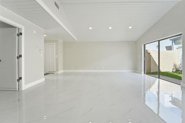 875 NW 22nd Avenue, Delray Beach, FL 33445