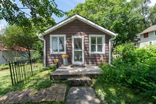 121 Cherry Avenue, Ames, IA 50010