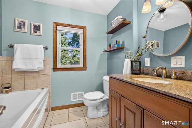52 Hillside Avenue, West Haven, CT 06516