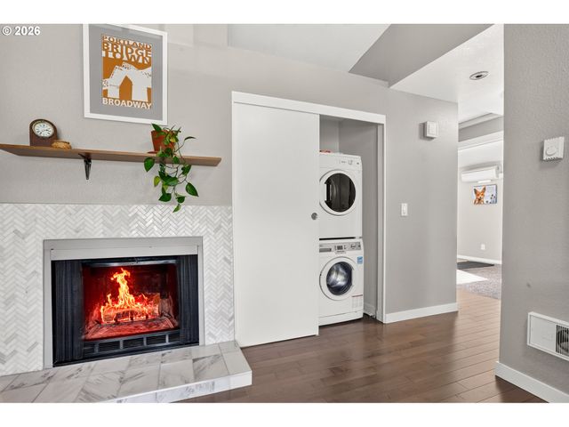 2811 Sw SPRING GARDEN St, Portland, OR 97219
