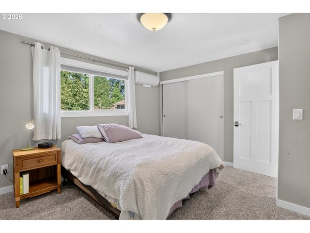 2811 Sw SPRING GARDEN St, Portland, OR 97219