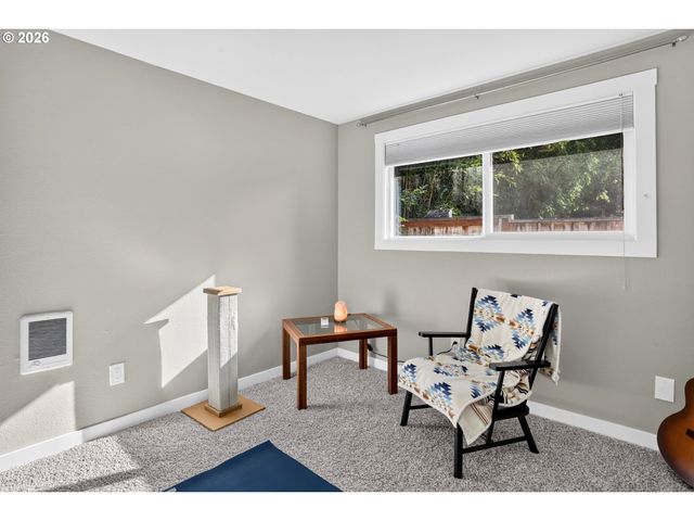 2811 Sw SPRING GARDEN St, Portland, OR 97219