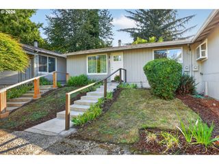 2811 Sw SPRING GARDEN St, Portland, OR 97219