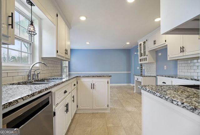 1037 Queensbury Run, Acworth, GA 30102