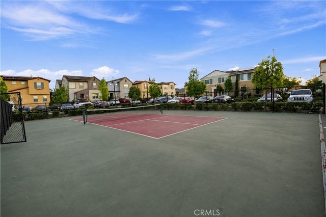5585 Kate Way 6, Fontana, CA 92336