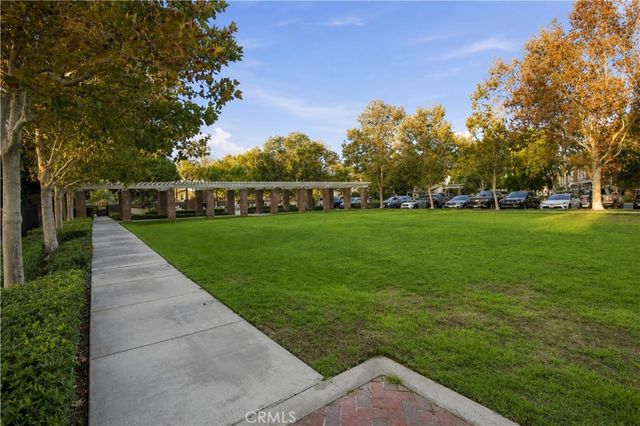 5585 Kate Way 6, Fontana, CA 92336
