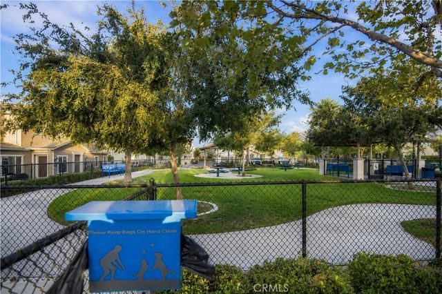 5585 Kate Way 6, Fontana, CA 92336