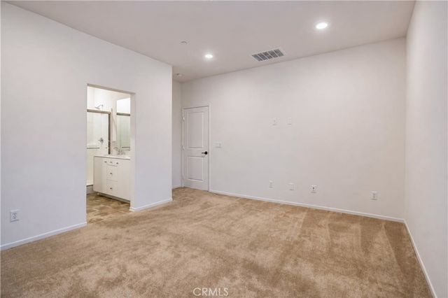 5585 Kate Way 6, Fontana, CA 92336