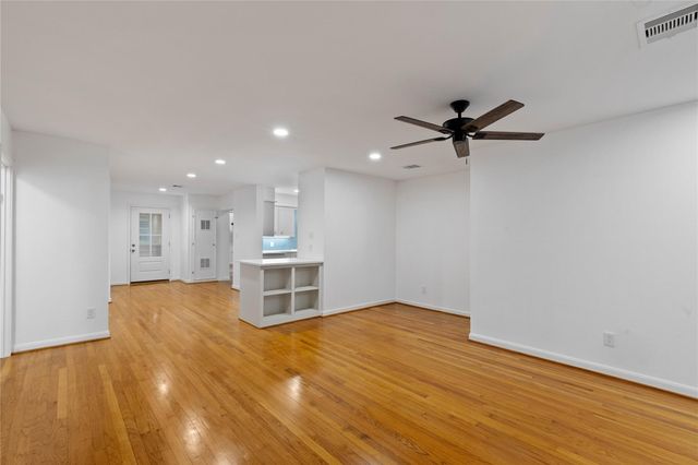 1422 Hewitt Drive, Houston, TX 77018