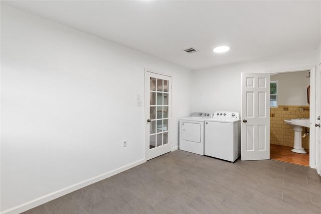 1422 Hewitt Drive, Houston, TX 77018