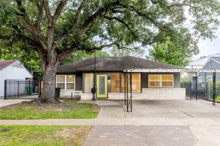 1422 Hewitt Drive, Houston, TX 77018