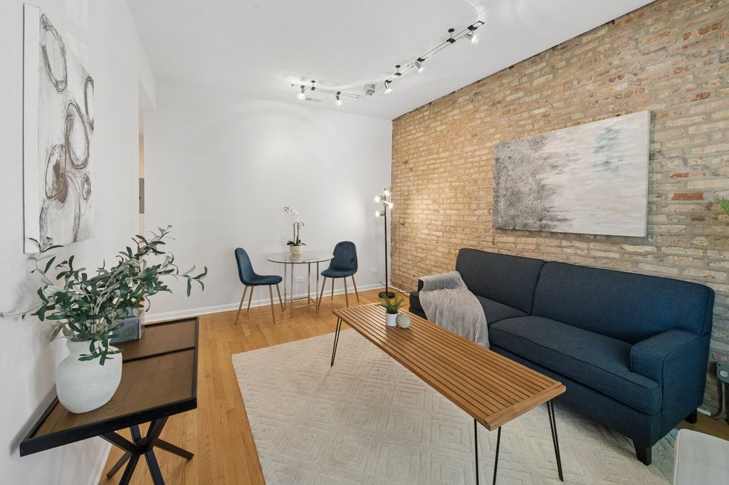 2478 N Albany Avenue 3, Chicago, IL 60647 — photo 3