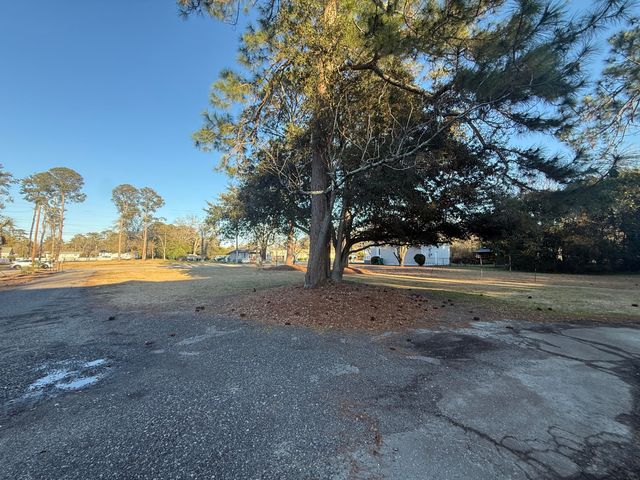 371 S S Lexington St Street, Elloree, SC 29047