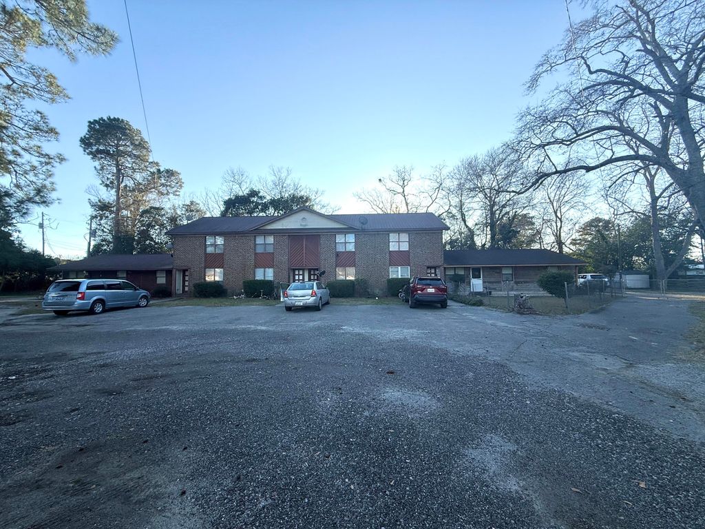371 S S Lexington St Street, Elloree, SC 29047