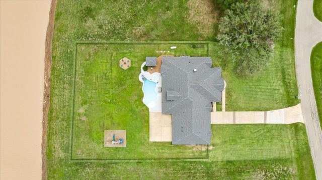 527 Lily Lane, Rosharon, TX 77583
