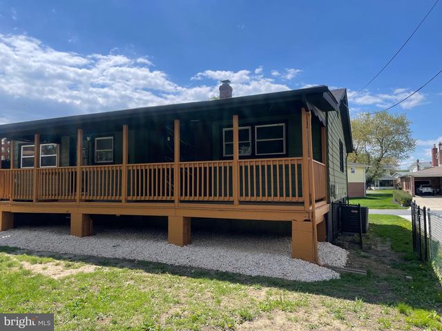 104 LARKSPUR RD, Newark, DE 19711