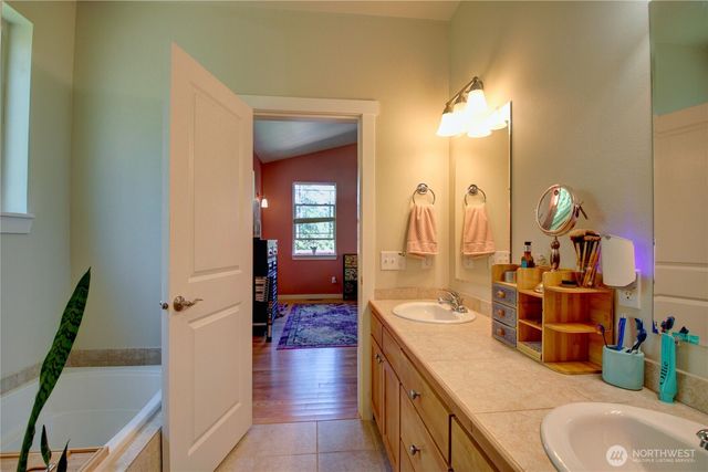3 Sweetclover Circle, Bellingham, WA 98229