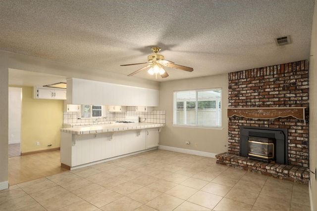 1305 Barbara Street, Selma, CA 93662
