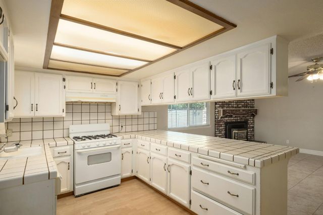 1305 Barbara Street, Selma, CA 93662
