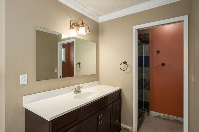 1305 Barbara Street, Selma, CA 93662