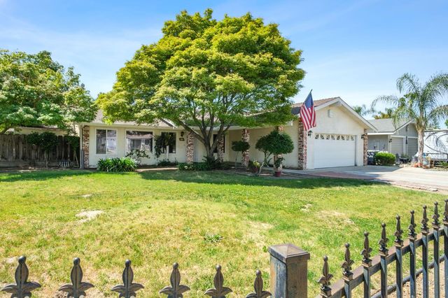 1305 Barbara Street, Selma, CA 93662