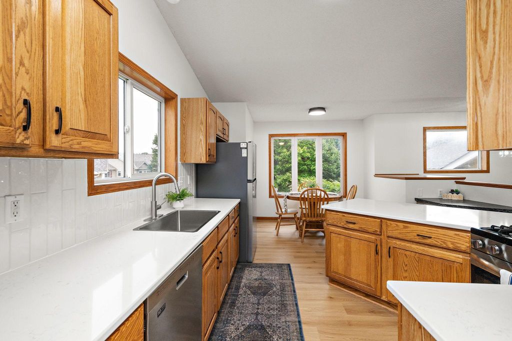 6284 Corwin Court, Inver Grove Heights, MN 55076 — photo 4