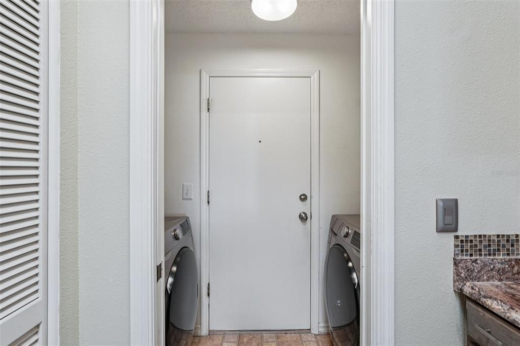 Image 13 of property listing at 2411 NANTUCKET HARBOR LOOP, Sun City Center, FL 33573