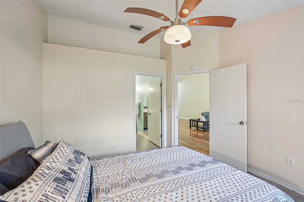 Image 15 of property listing at 2411 NANTUCKET HARBOR LOOP, Sun City Center, FL 33573