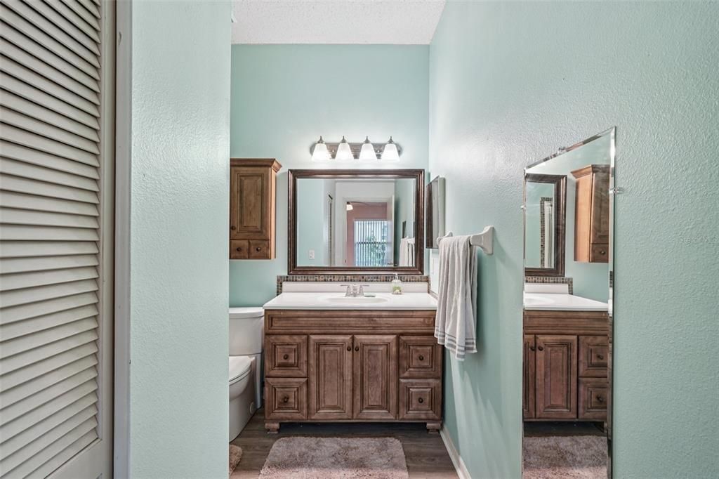 Image 17 of property listing at 2411 NANTUCKET HARBOR LOOP, Sun City Center, FL 33573
