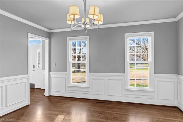 5229 Bridge Pointe Drive, Clemmons, NC 27012