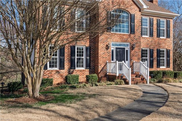 5229 Bridge Pointe Drive, Clemmons, NC 27012