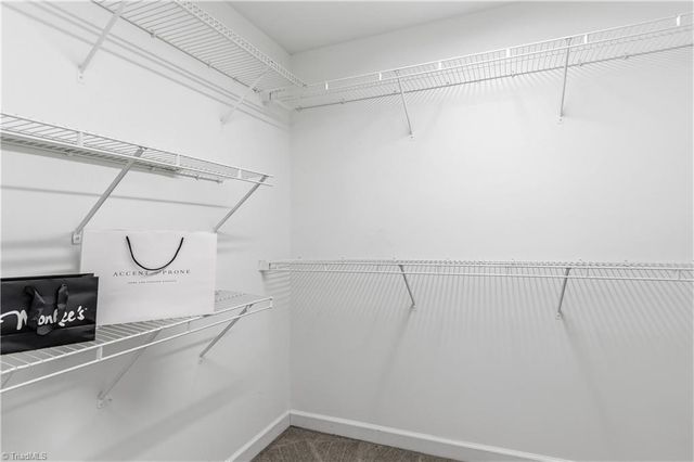 5229 Bridge Pointe Drive, Clemmons, NC 27012