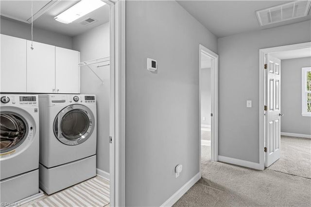 5229 Bridge Pointe Drive, Clemmons, NC 27012